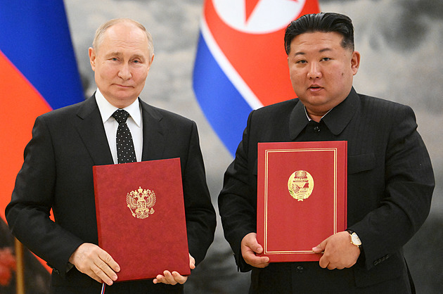 Pomůžeme si v případě napadení, dohodl Kim s Putinem. Návštěva začala objetím