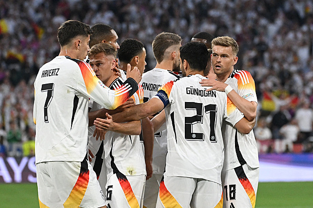 ONLINE: Německo - Skotsko 3:0 po půli,  v akci dvakrát VAR, hosté jsou v deseti