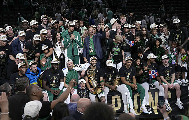 Euforie v Bostonu. Basketbalisté Celtics slaví rekordní osmnáctý titul v NBA