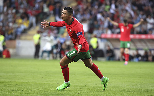 Portugalci i díky dvěma gólům Ronalda porazili v generálce na Euro tým Irska