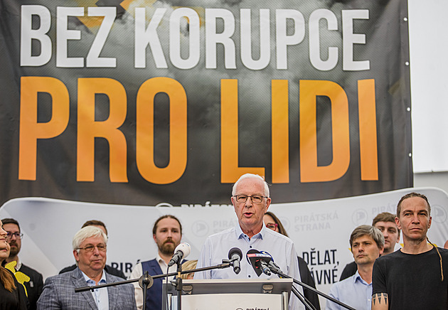 Nejde jen vyhrávat, za zenitem nejsme, říká Kocmanová. Čeká se na Bartoše