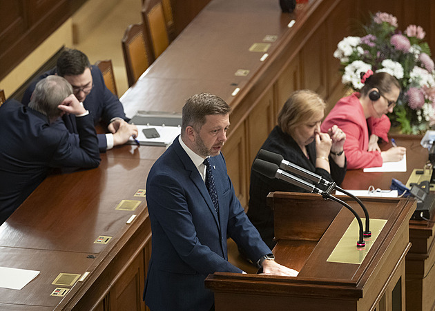 Pád vlády nehrozí, soudí Stanjura. Bitcoiny se musí vyšetřit, zdůraznil Fiala