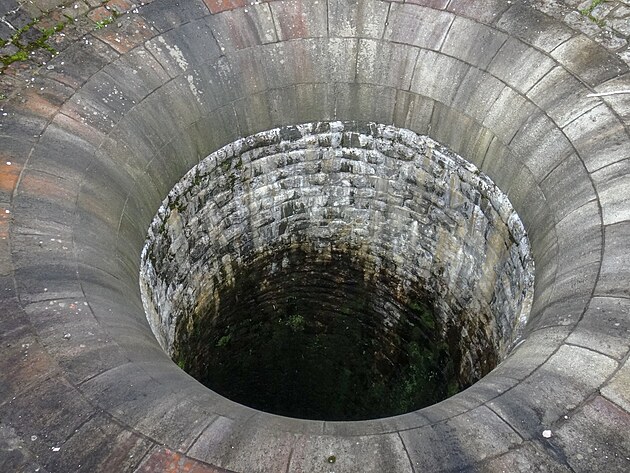 achtov peliv vede do obtokovho tunelu