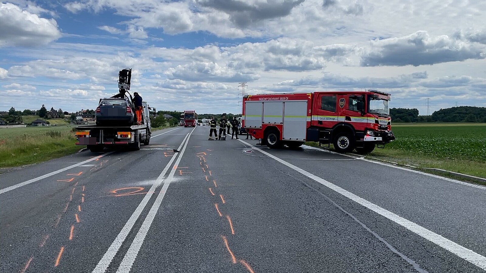 Hromadná nehoda komplikuje provoz na D1. Hořela tam dodávka