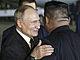 Ruský prezident Vladimir Putin (vlevo) a severokorejský vdce Kim ong-un (19....