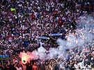 Chorvattí fanouci podporují fotbalisty v souboji s Albánií.