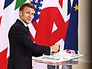 Emmanuel Macron pi zahájení summitu G7 (13. ervna 2024)