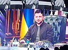 Putine, b do prd*le, zahlásil na koncert Rod Stewart. Nmci zpváka vypískali