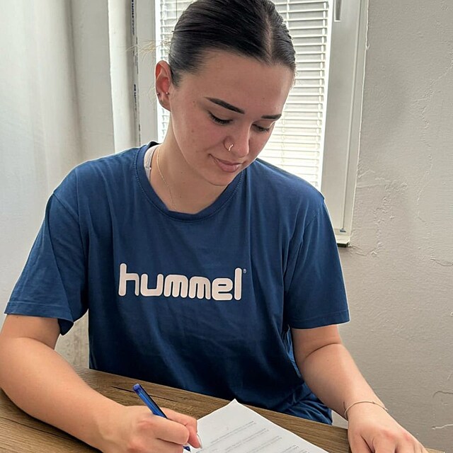 Başarısız bir sezonun ardından lige ve kupaya hazırlanan Slávistky'ye Balkanlardan takviye geldi