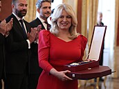 Slovenská prezidentka Zuzana aputová pevzala státní vyznamenání ád Bílého...