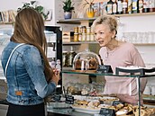 Mária Slepi�ková pat�í k personálu kavárny Stará �kola na pra�ském And�lu.