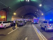 Hromadná nehoda uzavela Bubeneský a Dejvický tunel (12. ervna 2024)