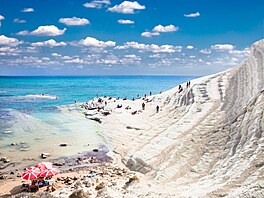 Kamínky nebo písek? Nic z toho. Jihosicilská Scala dei Turchi, tedy Turecké...