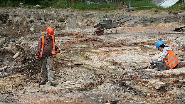 Archeologov, kte pracuj na trase budoucho rskho obchvatu mezi ulicemi Jihlavsk a Brnnsk, tento tden zkoumali mimo jin i odvodovac kanlky nkdej cihelny.