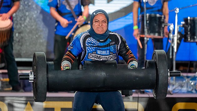 Mlo to dvod, sout se konala bhem ramadnu, strongwoman tedy zastihla pi postn se.