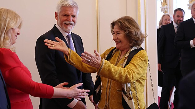 N�v�t�vu kon��c� slovensk� prezidentky Zuzany �aputov� ve �tvrtek zavr�il slavnostn� ob�d, kter�ho se z��astnila tak� stovka �esk�ch a slovensk�ch osobnost�, kte�� se zaslou�ili o budov�n� kladn�ch vztah� mezi zem�mi. (13. �ervna 2024)