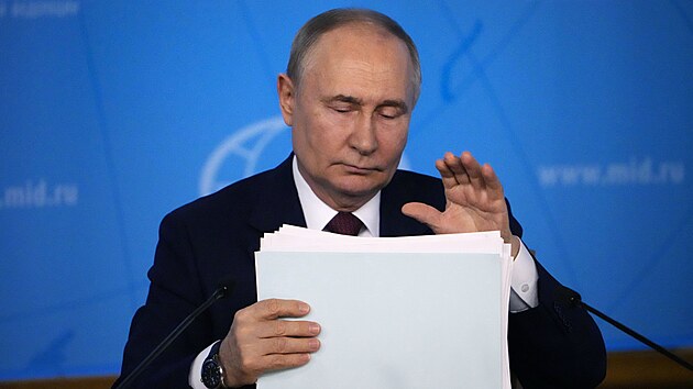 Rusk prezident Vladimir Putin na ruskm ministerstvu zahrani. (14. ervna 2024)