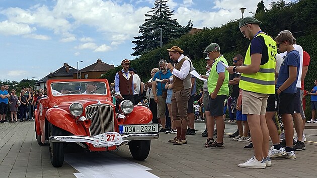 Vce ne stovka historickch automobil se o vkendu ukzala v Jihlav, kde byl jeden z kontrolnch bod zvodu 1000 mil eskoslovenskch. Voz Aero 30 se na zvodech objevilo hned nkolik..