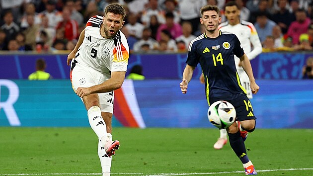 N�mec Niclas F�llkrug tvrdou st�elou zvy�uje n�skok N�mecka.