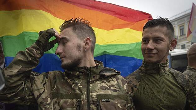 Pochod hrdosti sexu�ln�ch men�in v Kyjev�. Uskute�nil se poprv� od rusk� invaze (16. �ervna 2024)