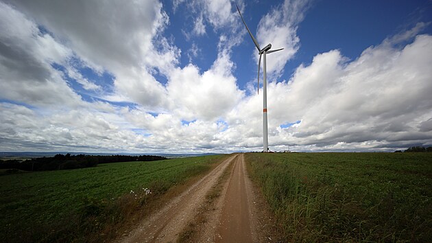 V rmci svtovho dne vtru otevely nkter vtrn elektrrny v Karlovarskm kraji sv dvee veejnosti. Horn stkov. (15. ervna 2024)