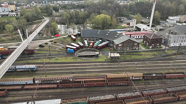 Historick severn rotunda na ndra v Chebu slouila pro opravy vlak. Byla postavena nejpozdji do roku 1873. (7. dubna 2024)