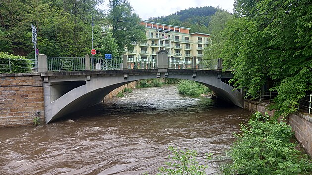 Karlv most pes eku Tepl v karlovarsk Slovensk ulici (22.kvtna 2024)