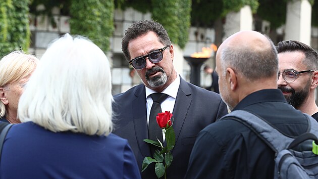 Martin Dejdar p�ich�z� na posledn� rozlou�en� s Janem Schmidem (13. �ervna 2023).