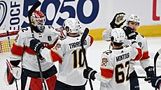 Hokejisté Floridy oslavují t�etí finálovou výhru nad Edmontonem.