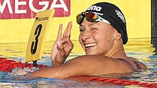 JE TO TAM. Barbora Seemanova po vítzném závod na 100 metr kraul  na...