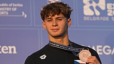 Daniel Gracík pyn ukazuje bronzovou medaili z mistrovství Evropy, kterou...