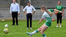 Rishi Sunak pi návtv Wantage Town Football Club (3. ervna 2024)