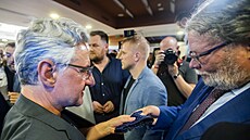 Jan Zahradil a Alexandr Vondra ve �tábu koalice Spolu.(10. �ervna 2024)