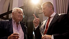 Filip Turek a Václav Klaus ze �tábu koalice P�ísaha a Motoristé. (10. �ervna...