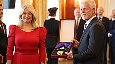 Prezident Petr Pavel p�edal státní vyznamenání �ád Bílého lva slovenské...