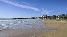 �ty�kilometrová Spiaggia Grande, tedy Velká plá�, je hrdou nositelkou...