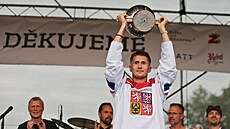 Martin Ne�as si slavnostní odpoledne doma ve ��áru nad Sázavou u�íval.