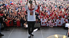 Mistra sv�ta Martina Ne�ase vítaly ve ��áru na Farských humnech tisíce fanou�k�.