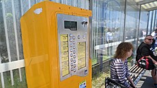 Lidem, kte�í jezdí zlínskou MHD, se roz�í�í mo�nosti, jak zaplatit za lístek....
