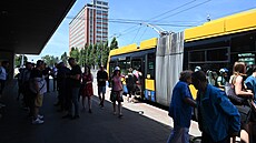 Lidem, kte�í jezdí zlínskou MHD, se roz�í�í mo�nosti, jak zaplatit za lístek....