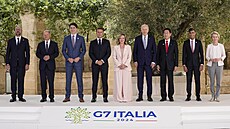 V jihoitalské Apulii v pátek druhým dnem pokrauje summit skupiny ekonomicky...