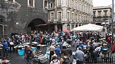 Jeden z nkolika rybích trh v sicilském druhém nejvtím mst Katánii (10....