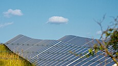 Ohybné solární panely na bázi perovskitu jako zdroj energie jedné z farem v...