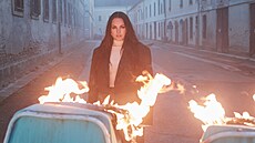 Ewa Farna ve videoklipu Vlny