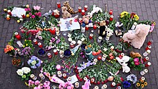 Lidé se louí se zavradnou devítiletou dívkou ukrajinského pvodu, její tlo...