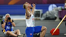 Otpa Jakub Vadlejch se raduje z povedeného posledního hodu, kterým si...