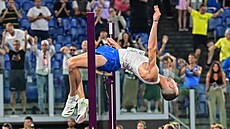 Vý�ka� Jan �tefela ská�e ve finále mistrovství Evropy v �ím�.