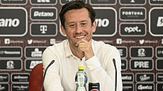 Tomá� Rosický, sportovní �editel fotbalové Sparty na tiskové konferenci na...