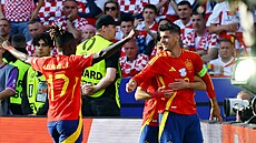 �pan�lé se radují z prvního gólu utkání s Chorvatskem.