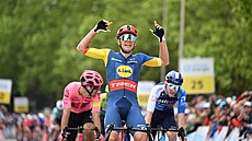 Belgický cyklista Thibau Nys vyhrál ve vrcha�ském spurtu t�etí etapu závodu...